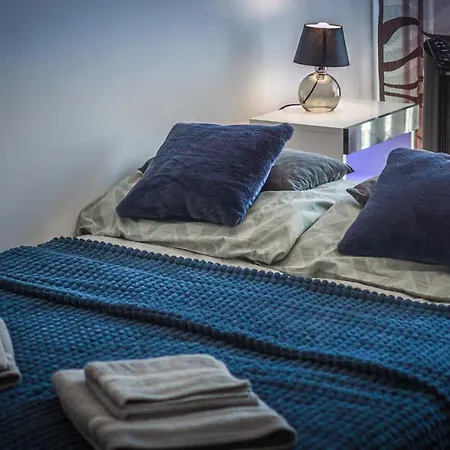 شقة Komfortowy Apartament Seven Niedaleko Centrum *