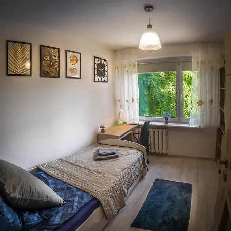 Komfortowy Apartament Seven Niedaleko Centrum شقة