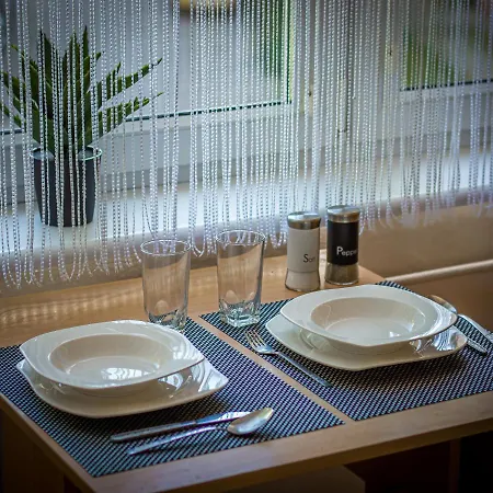 Komfortowy Apartament Seven Niedaleko Centrum